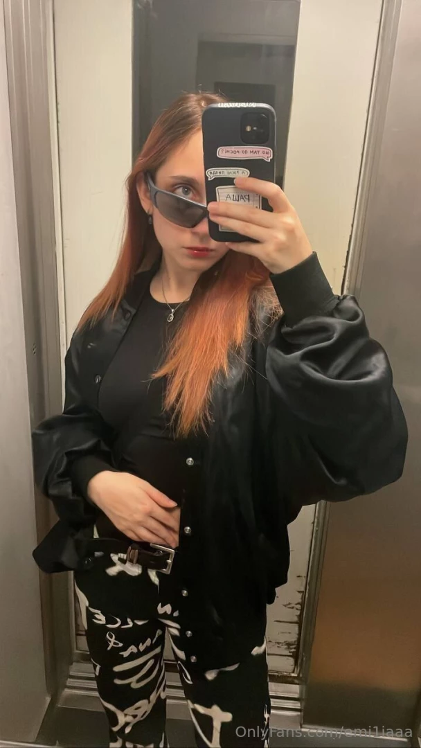 Your redhead bae was dead this weeks show today at 00 00 europe time 
