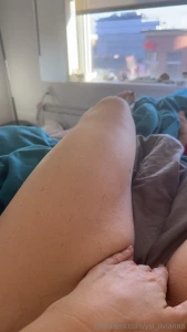 Who wants to see what s underneath my hands dm me