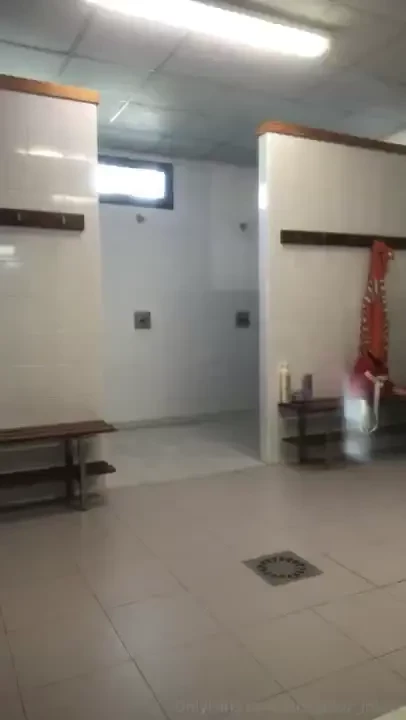 Buon inizio delle feste vai a vedere in chat t ho fatto un regalino tu 