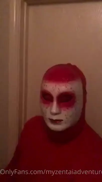 Dont be scared come get closer 