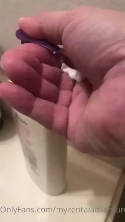 What are you up too feel lonely lets talk 