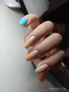 Do you like my nails they look cute when i take off my thong