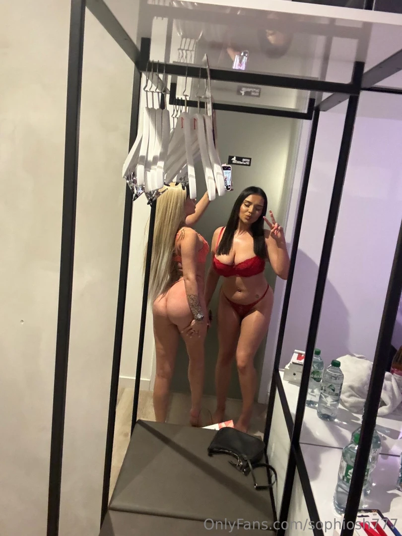 Kennt ihr schon meine freundin celina melon checkt sie mal ab https 