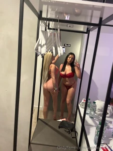 Kennt ihr schon meine freundin celina melon checkt sie mal ab https