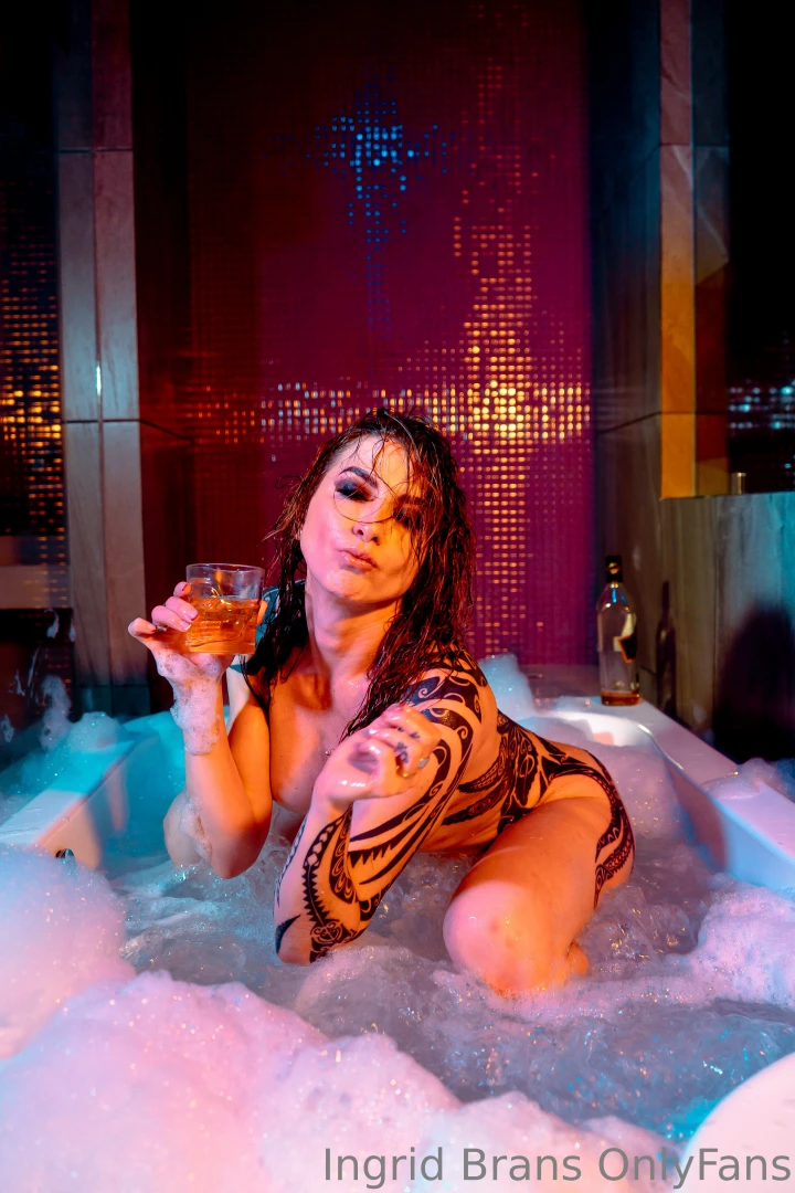 Asi de mojada voy a terminar en el en vivo de este s bado a las 8 00 