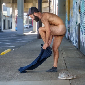 You guys know i don t give a fuck about doing stuff in public - this