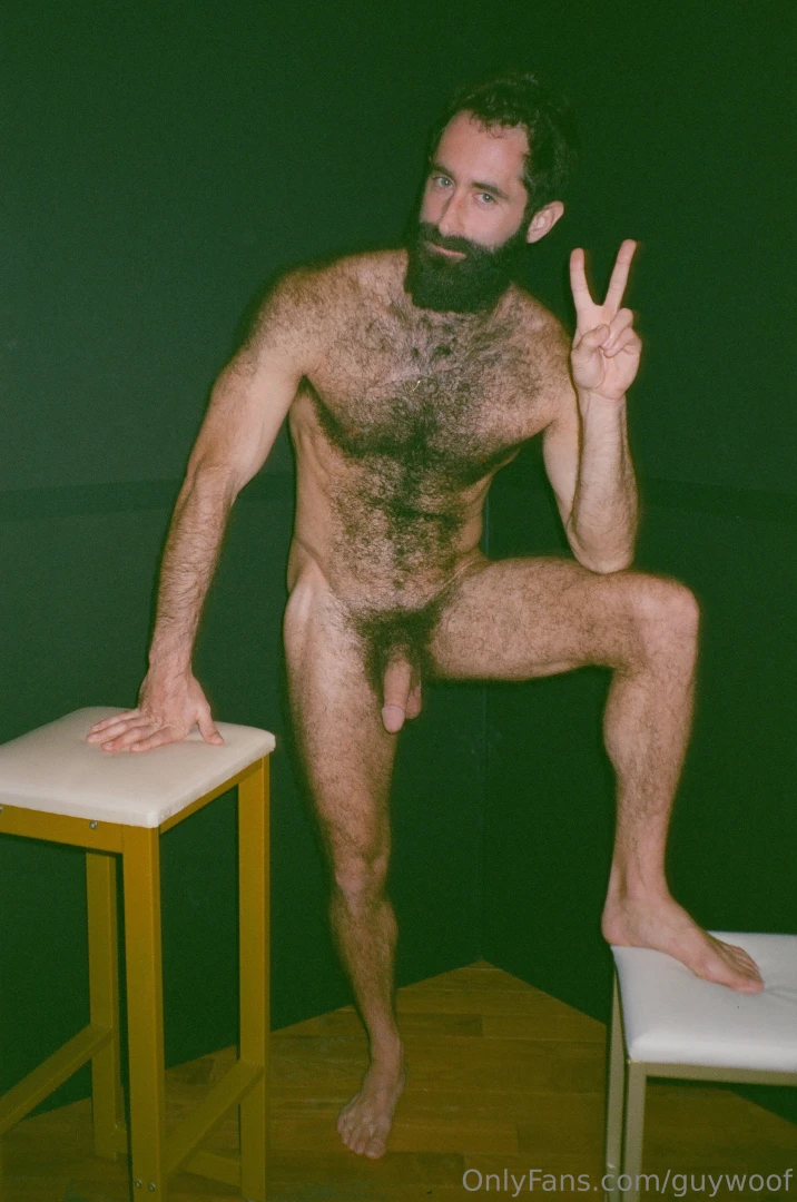 My fluffy bush wanted to drop by and say hi it s the corner of my mojo 