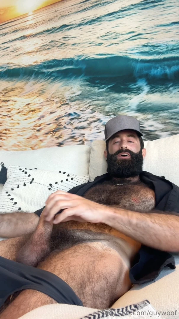 When i read your comments i just get to horny come watch me jerk off - 