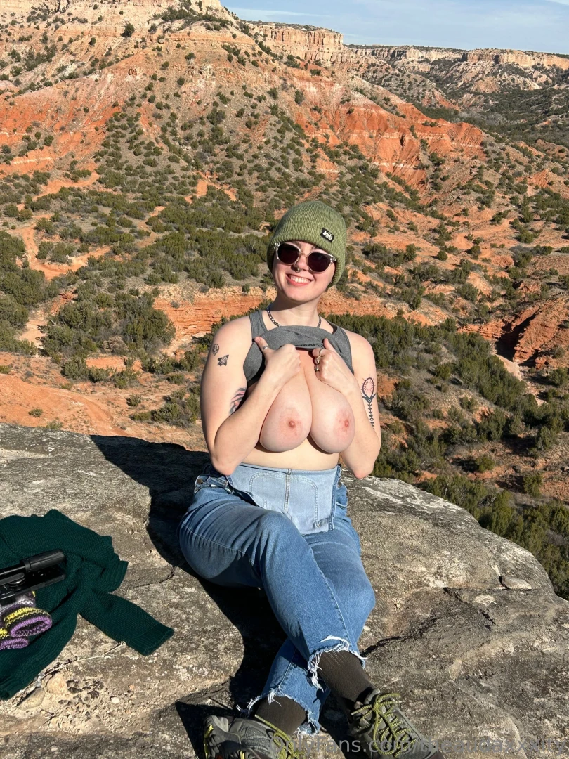 I m on top of the wooooooorld 