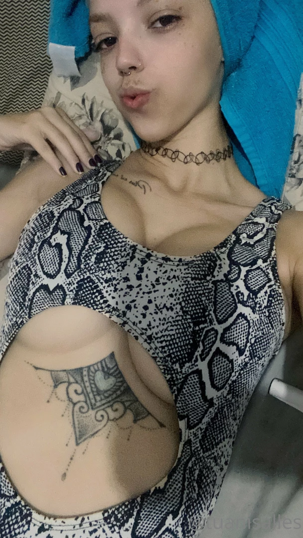 Experimentando o body q ganhei part 2 