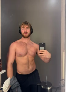 Which one of y all blew a load on this mirror at equinox