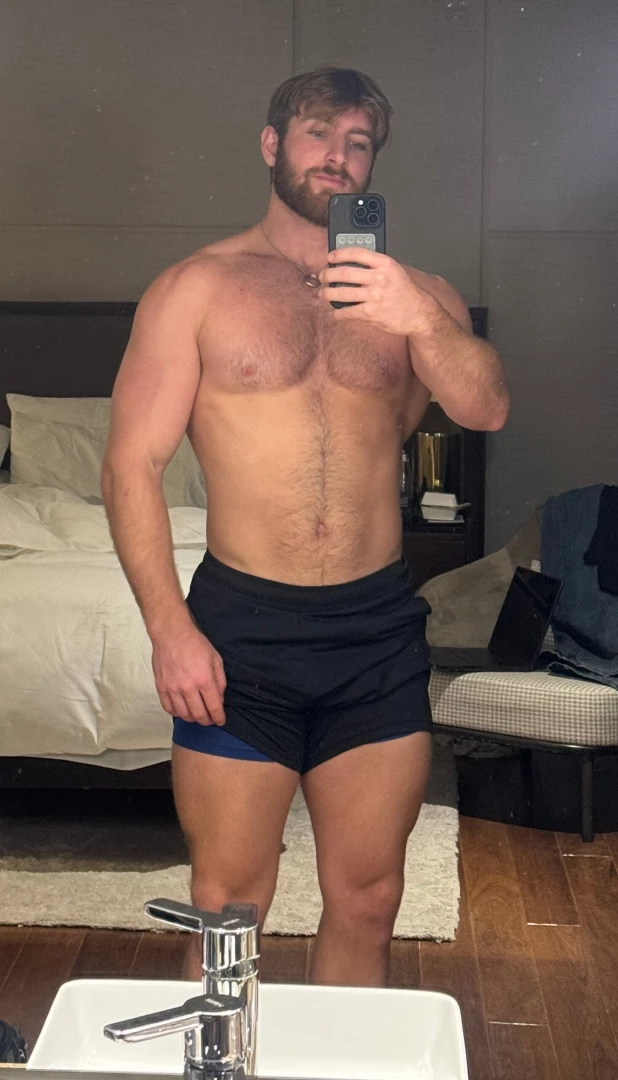 Need a boys head between my thighs volunteers hmu 