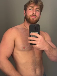 Comment a and i ll send you boys some slutty v-day pics lol