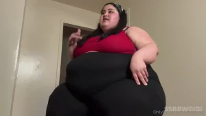 Massive gigi attempts jumping jacks