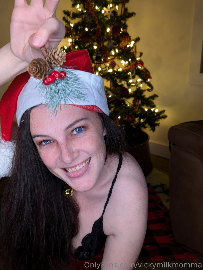 Send me a kiss who wants to see what gift santa brought early for 