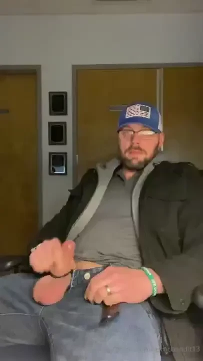 Hope y all enjoy this cock stroking i did at work last night 