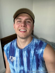 My face got sunburned and now it s red and i just forgot to put