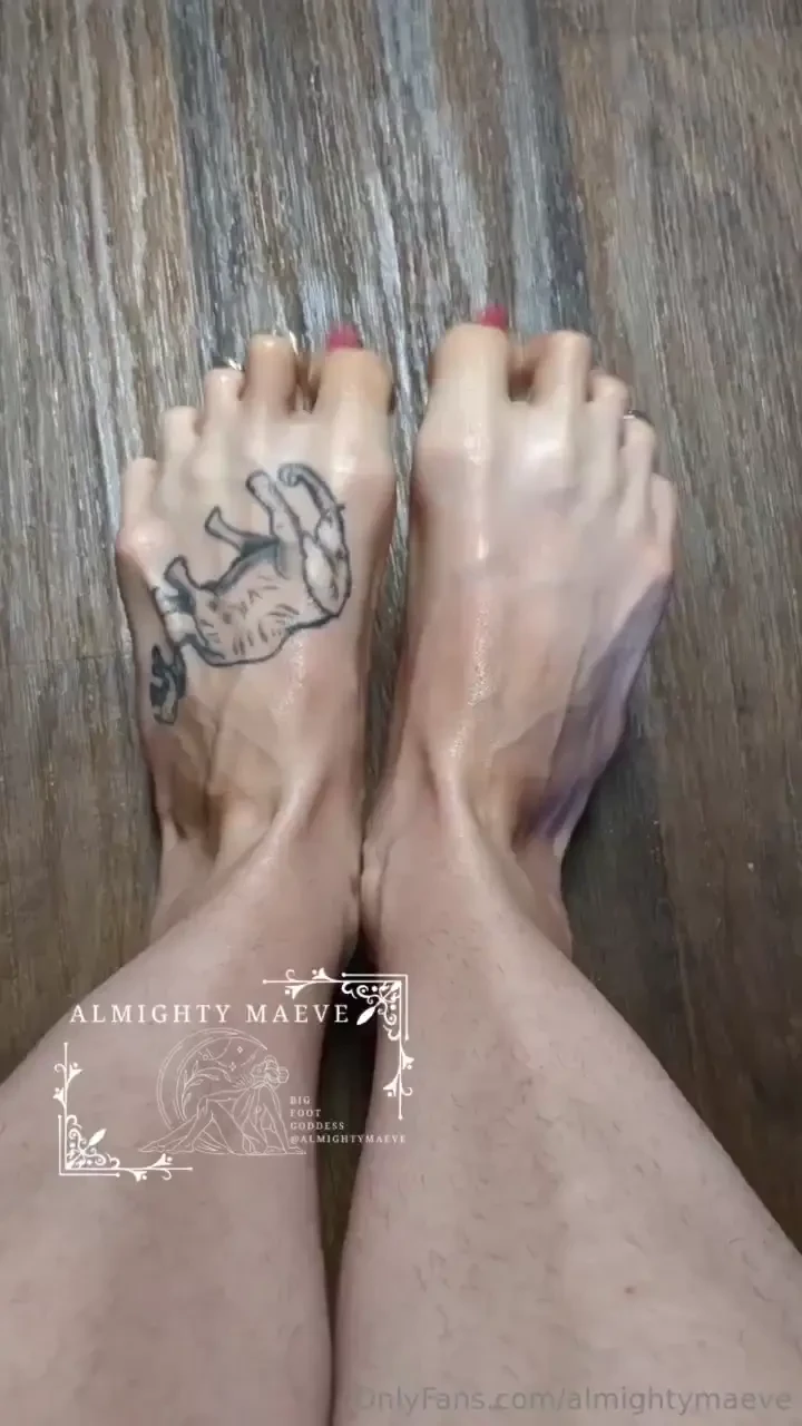 Oiled tops and bottoms this video has a bit of everything showing off 