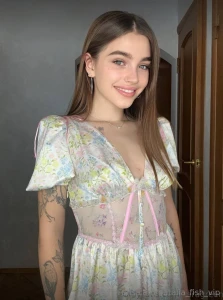 Pretty and wet always zaragreen is ready to fulfill any of your part 610