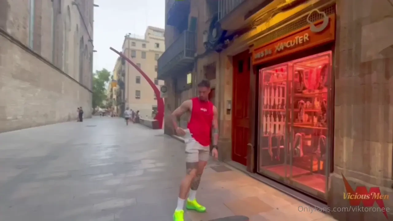 New video new video visiting madrid a little lost i find him with some 