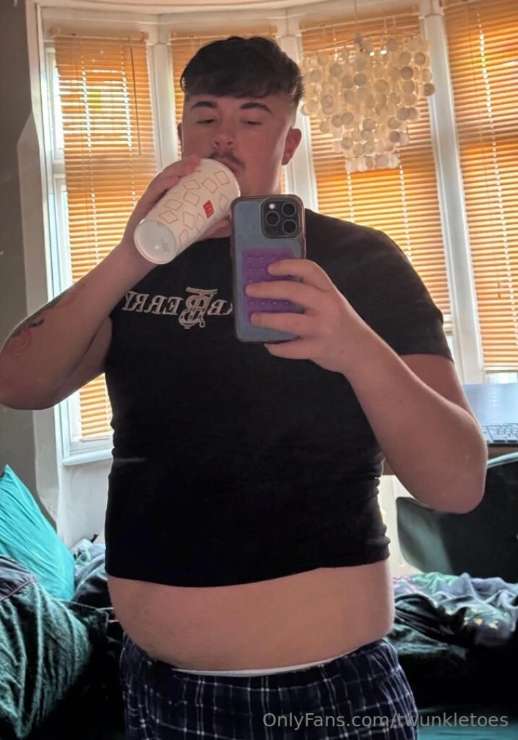 More hot content coming soon 