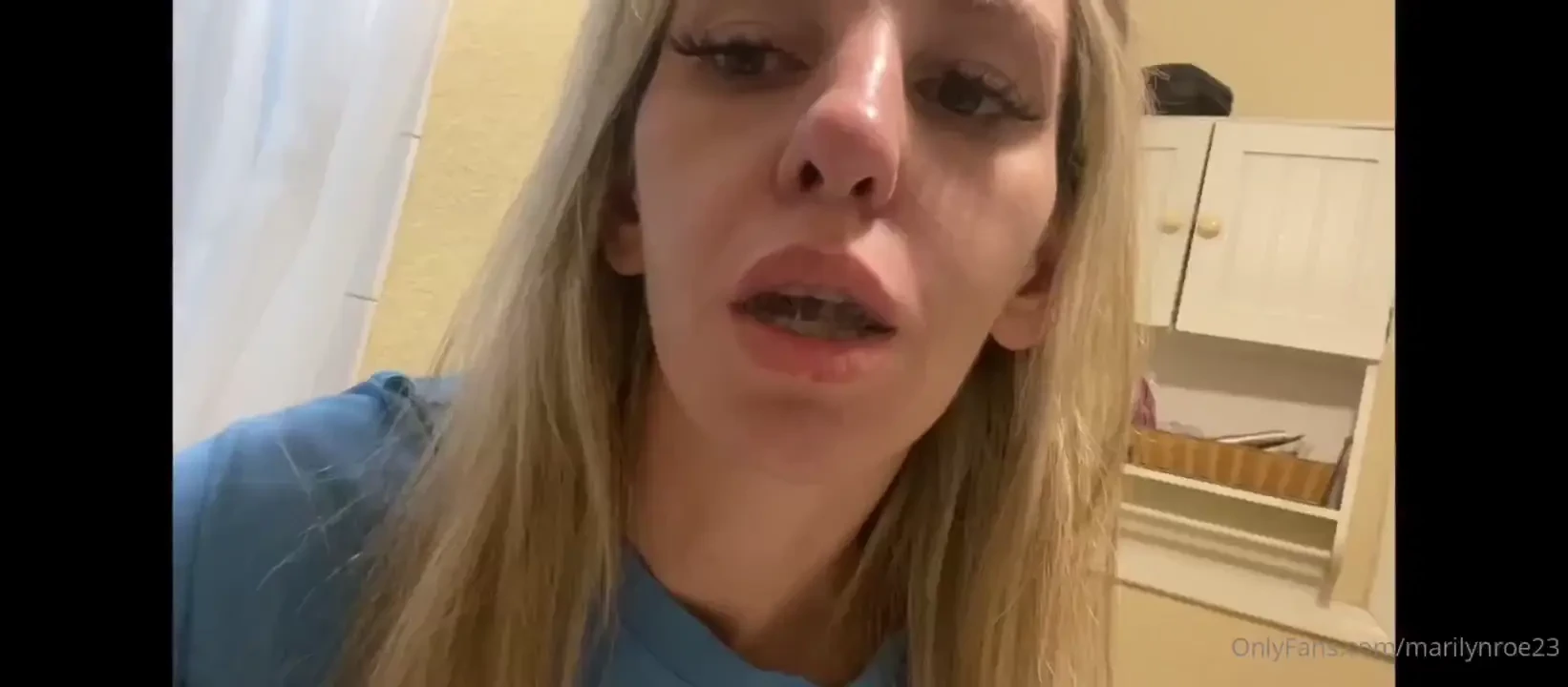 For those that enjoy spit and drool mouth tongue fetish 