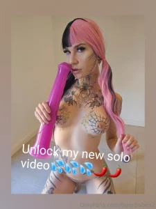 Swipe right to watch me fuck myself with my toys and my new huge long