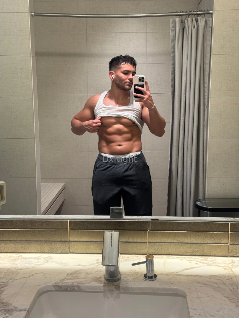 Want to touch my body dm me 