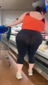 I accidentally wore clothes that didn t fit me to go grocery shopping