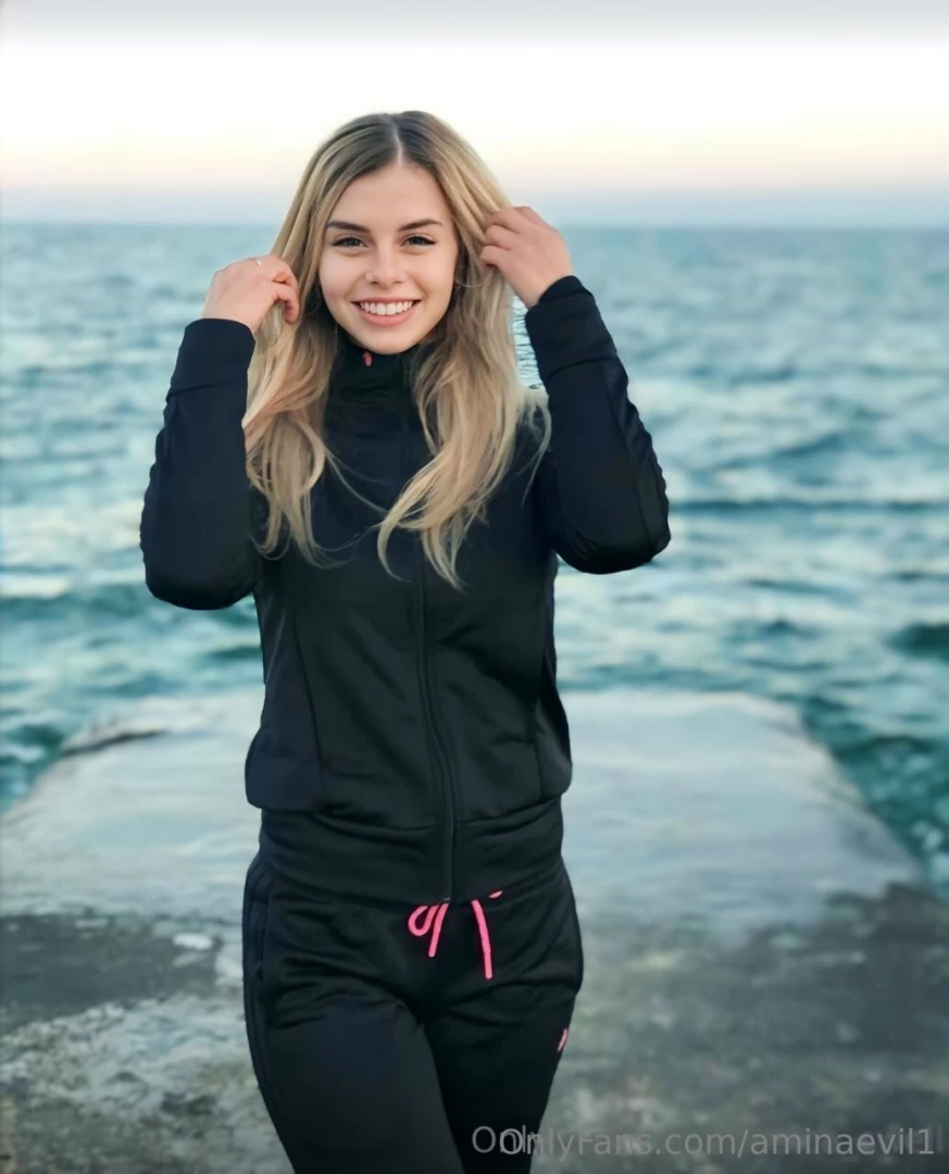 Only 18 jessica_swell this pretty girl jessica_swell likes to play part 34 