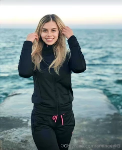 Only 18 jessica_swell this pretty girl jessica_swell likes to play part 34