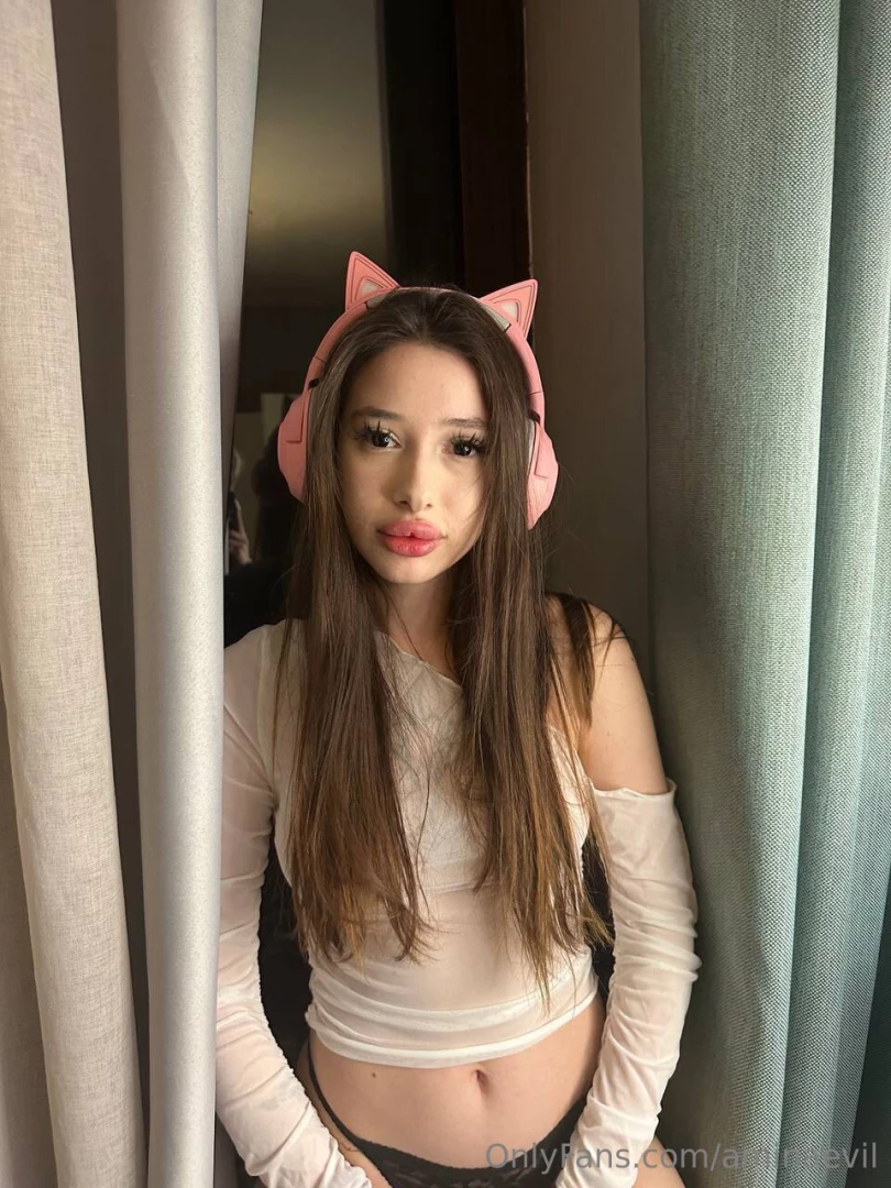 Your cute kitty wants to play meow part 1 