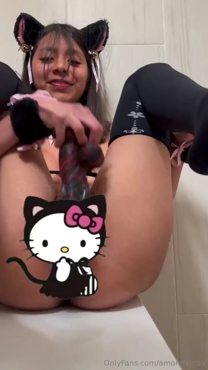 Mmh i m such a good kitty watch me stuff my tight pussy with this big 