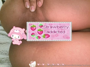 I love showing off my hairy kitty