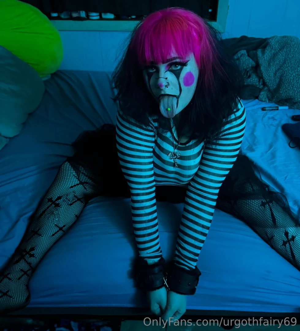 Quit clownin around and let me suck your dick 