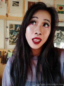 Juicy lips are made to get kissed part 1
