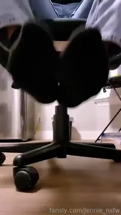 I ve noticed a lot of my fans love my feet i hope you enjoy this extra part 5 