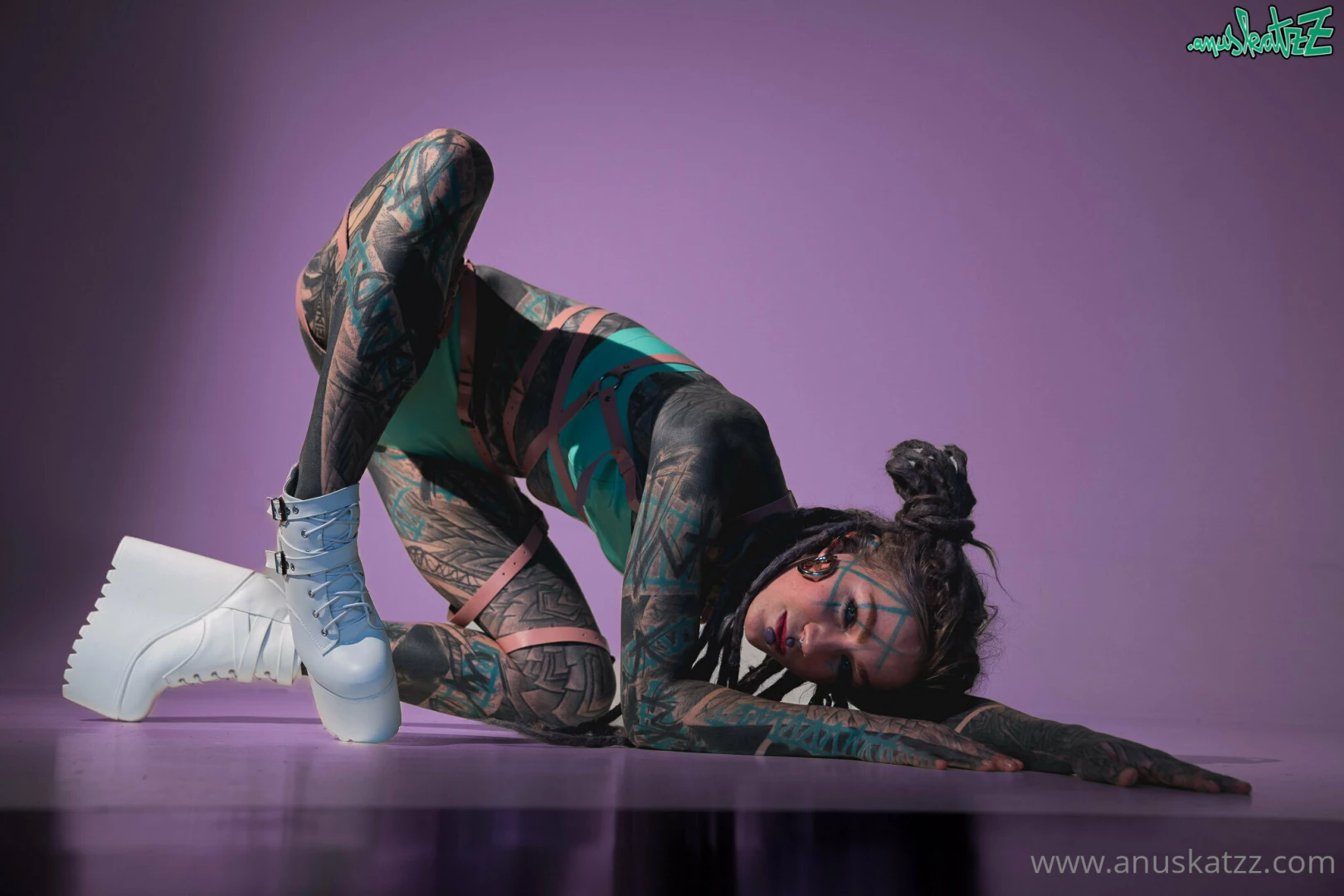 I have a suprise for you enjoy the latex crazy boots leather harness part 5 