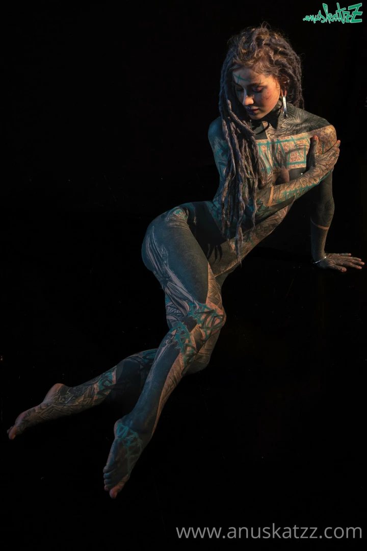 I have a suprise for you enjoy the latex crazy boots leather harness part 1 