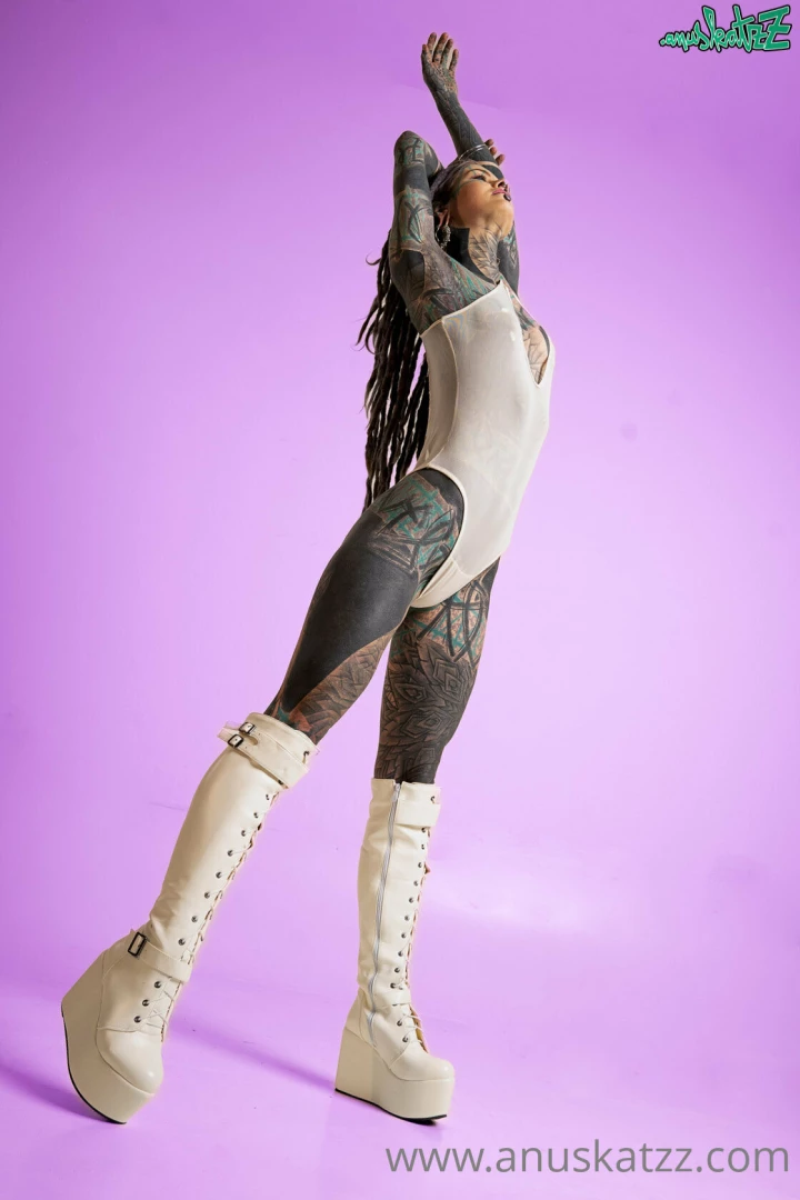 I have a suprise for you enjoy the latex crazy boots leather harness part 2 