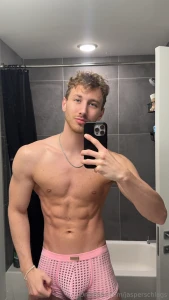 Tell me i look sexy in pink