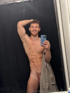 Morning showers always hype me tf up