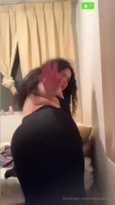 Me encanta ese vestido y la canci n me pone super hot redbone -