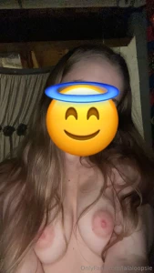 Goodmorning everyone shower live stream starting soon message me to