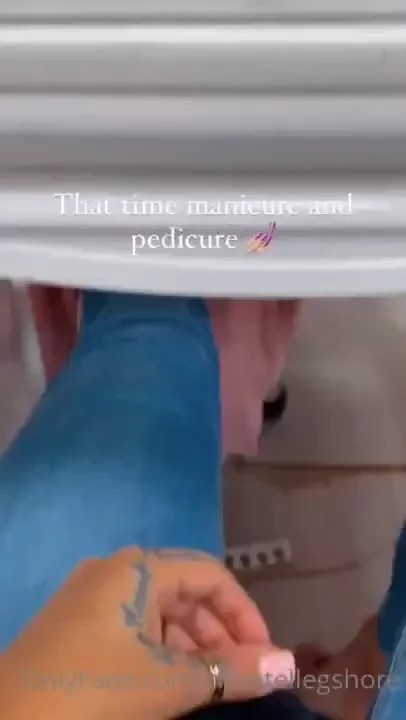 Feel free to drop me a little tip towards my nails and next my lashes 