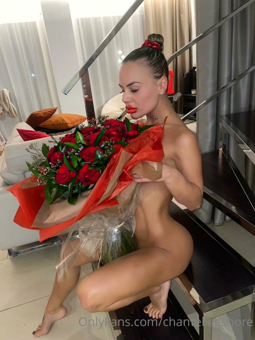 Roses are red my lingerie is white tip me and i ll treat you tonight part 2 