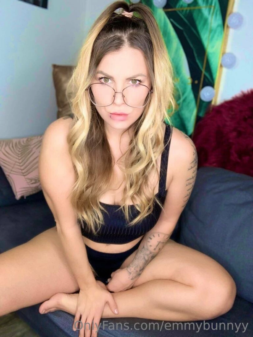 Stehst du auf nerdige blondinen 