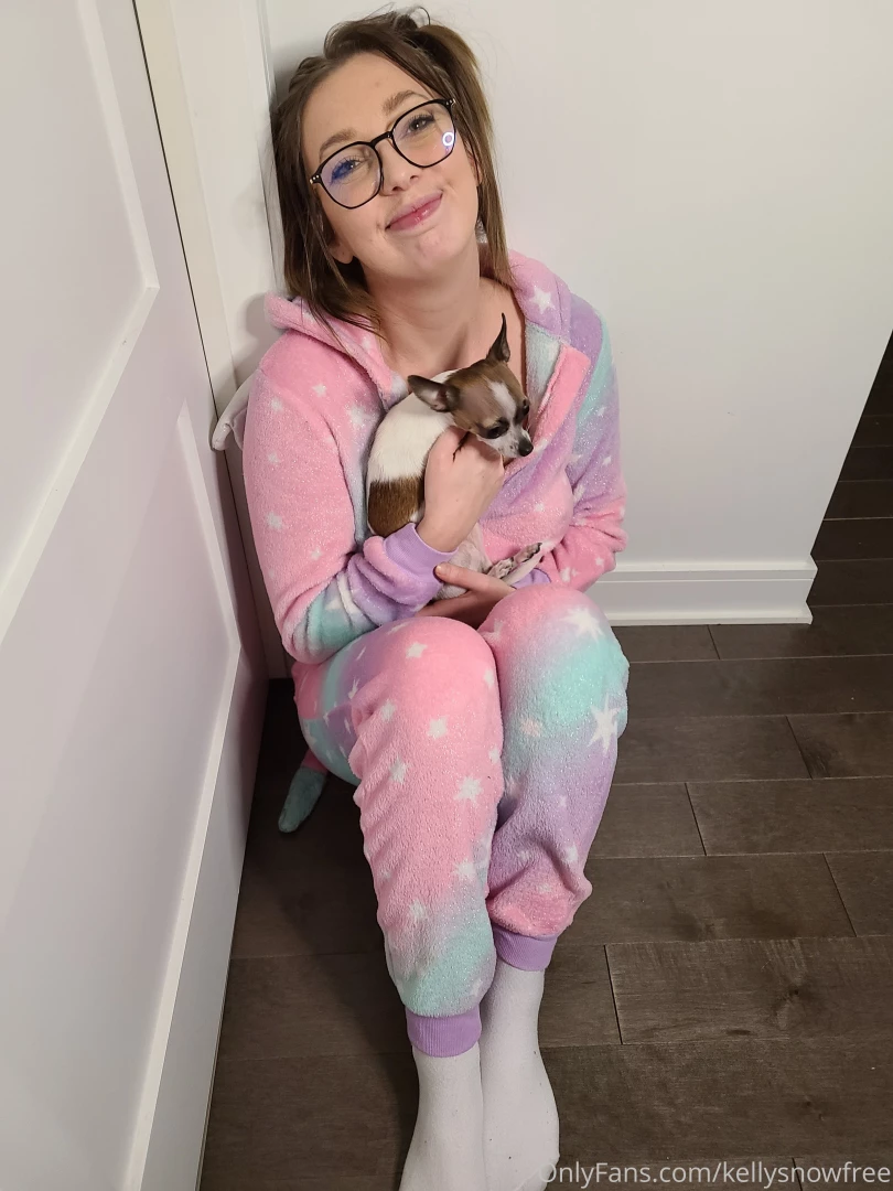 Take my pyjama off on my main onlyfans com thekellysnow 