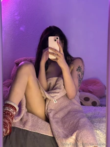 Mein handtuch rutscht langsam runter ohoh komm schnell bevor es zu sp