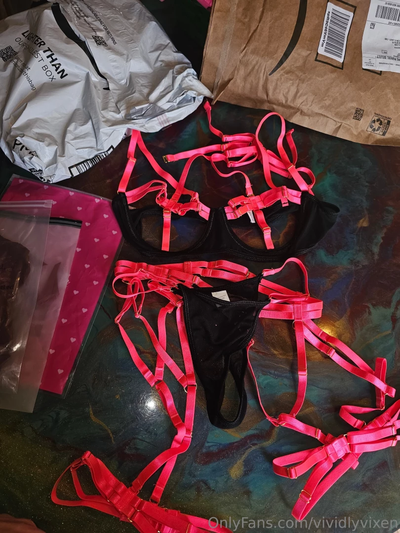 Omg only the first one and i m so stoked i can t wait to try these on 